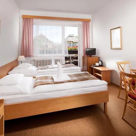 Hubert Hotel 3*