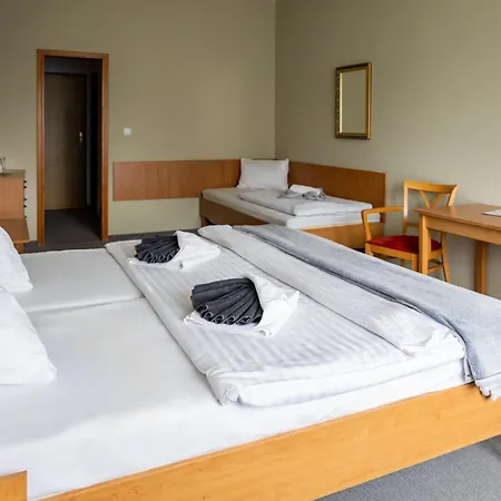 Hubert Hotel 3*