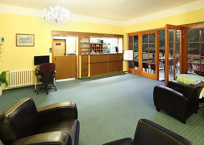 Hubert Hotel 3*